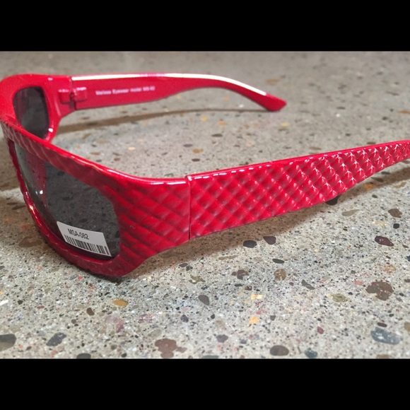 Choose 1 "Quilted" Sunglasses Melissa Eyewear - Picture 5 of 16